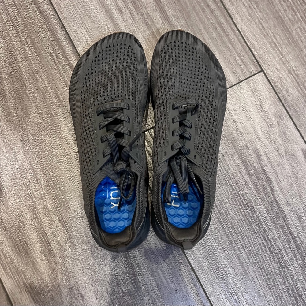 Flux Adapt Runner - Women’s size 9.